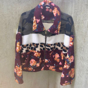 Supersoft Mixed Media Sherpa Jacket Front Pockets